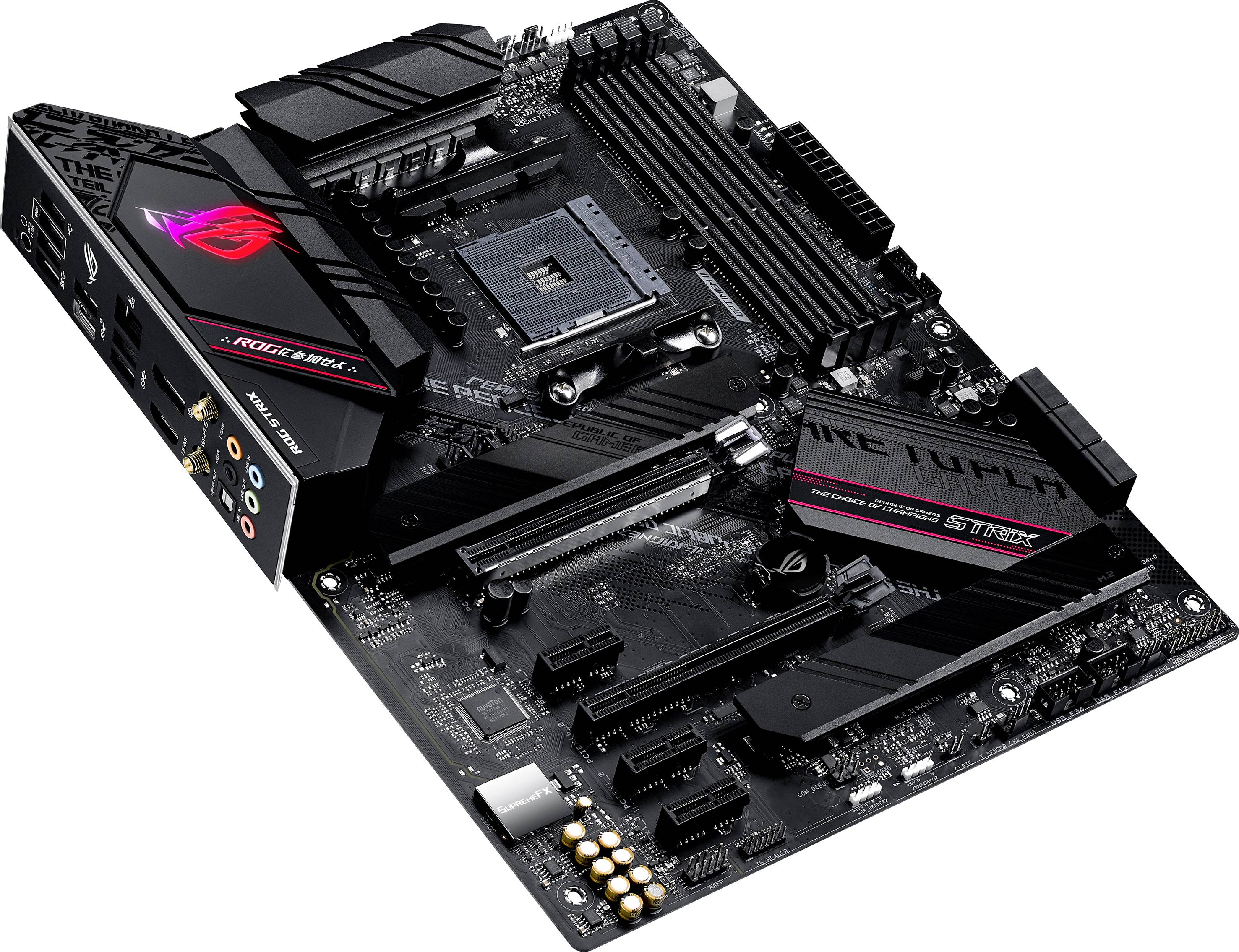 Zwart computermoederbord met meerdere uitbreidingssleuven en aansluitingen, geschikt voor gaming-pc's.