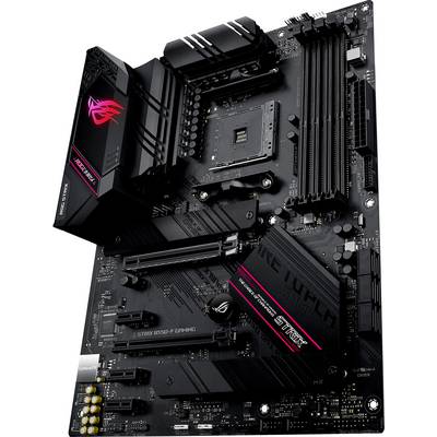 Een zwart moederbord met meerdere uitbreidingssleuven en koelers, geschikt voor gaming-pc's, toont het handelsmerk van een fabrikant.