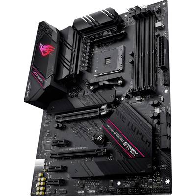 Een zwart gaming-moederbord met meerdere uitbreidingsslots en koelers. Gemarkeerd met het logo van een bekende gaming-fabrikant.