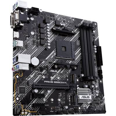 Een moederbord van het merk ASUS, model PRIME B550M-K, met PCIe-sleuven, RAM-slots, een CPU-socket en verschillende aansluitingen.