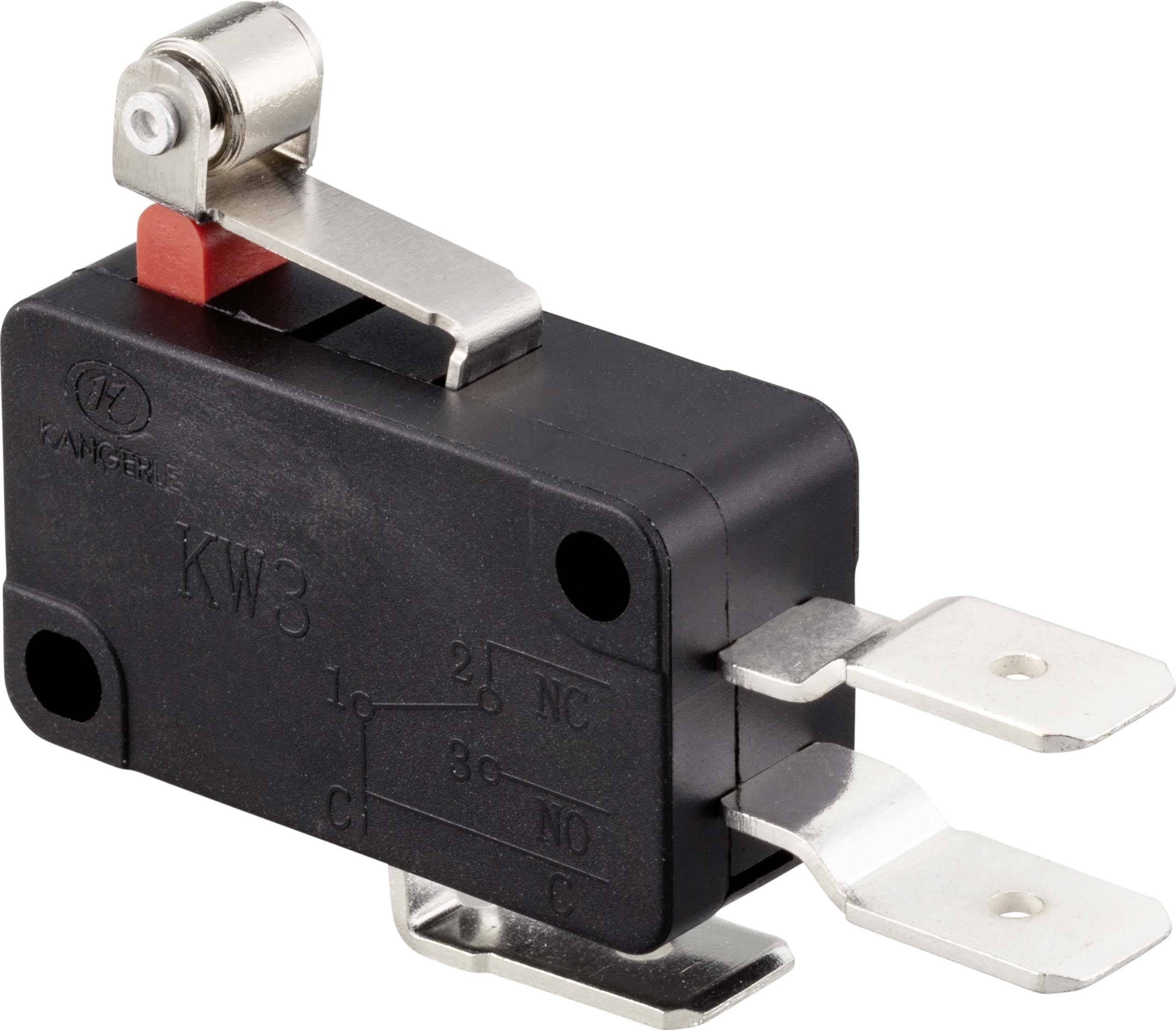 Een zwarte microswitch met rode hendel en drie metalen aansluitingen. De opdruk 'ONP2EEE KW3' is zichtbaar aan de behuizingszijde.
