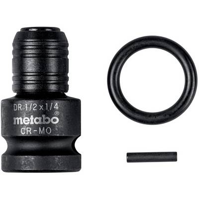 Zwarte metalen slangadapter geëtiketteerd met 'metabo' en 'DR 1/2 x 1/4', weergegeven met een afdichtings-O-ring en een kleine pen op een witte achtergrond.