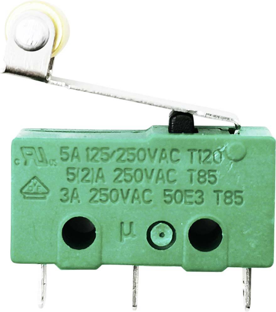 Een groene microswitch met metalen hefboom, opschrift toont 5A 125/250VAC, 5(2)A 250VAC T85, 3A 250VAC 50E3 T85.