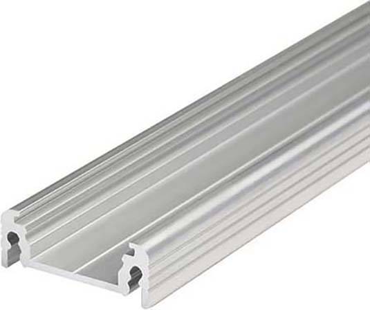 Een zilveren aluminiumprofiel met een geprofileerd oppervlak en een U-vormige groef voor het installeren van materialen of als geleiderail.