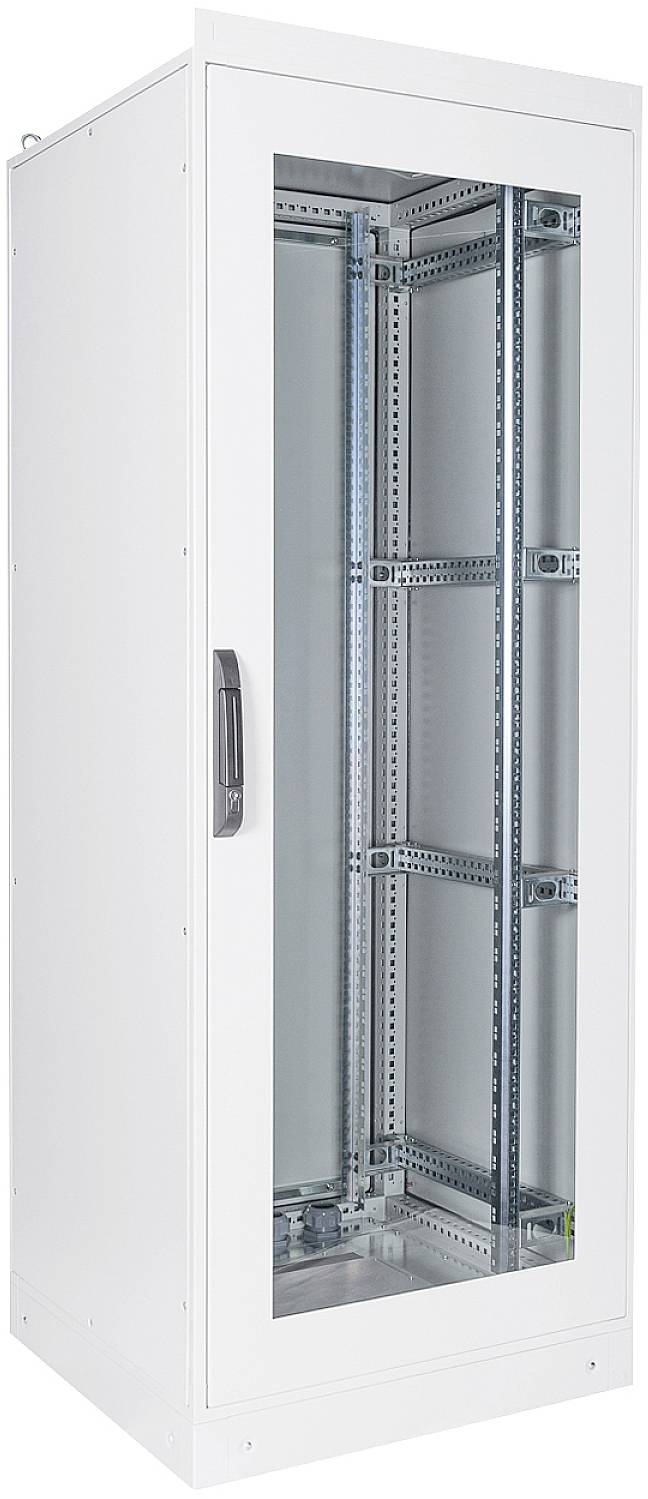 Een witte serverrack met een transparante glazen deur, toont een leeg, metalen binnenvak voor netwerk- en IT-apparatuur.