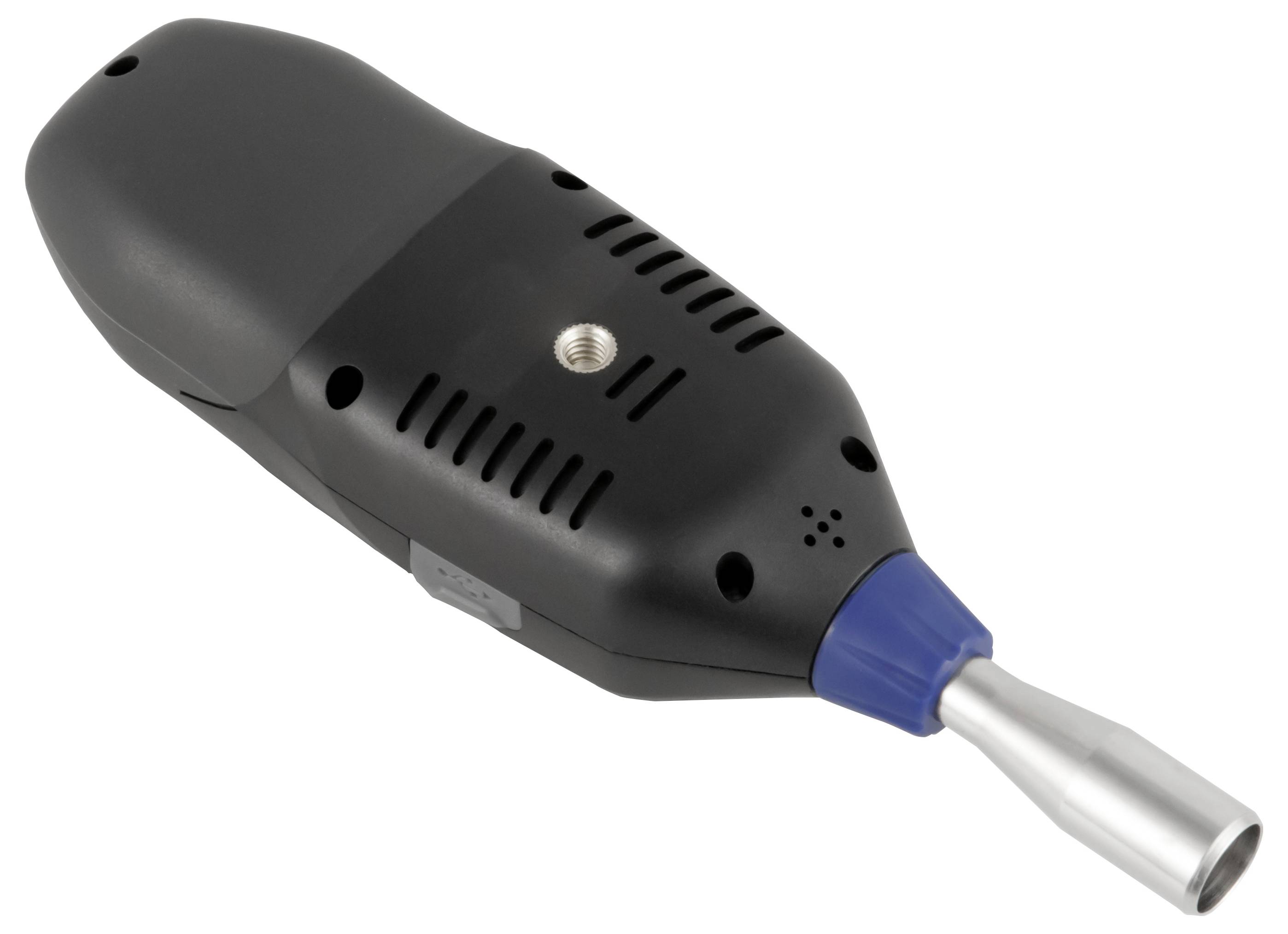 Zwarte handheld cameramicrofoon met geventileerde behuizing en zilveren connector, weergegeven op een witte achtergrond.