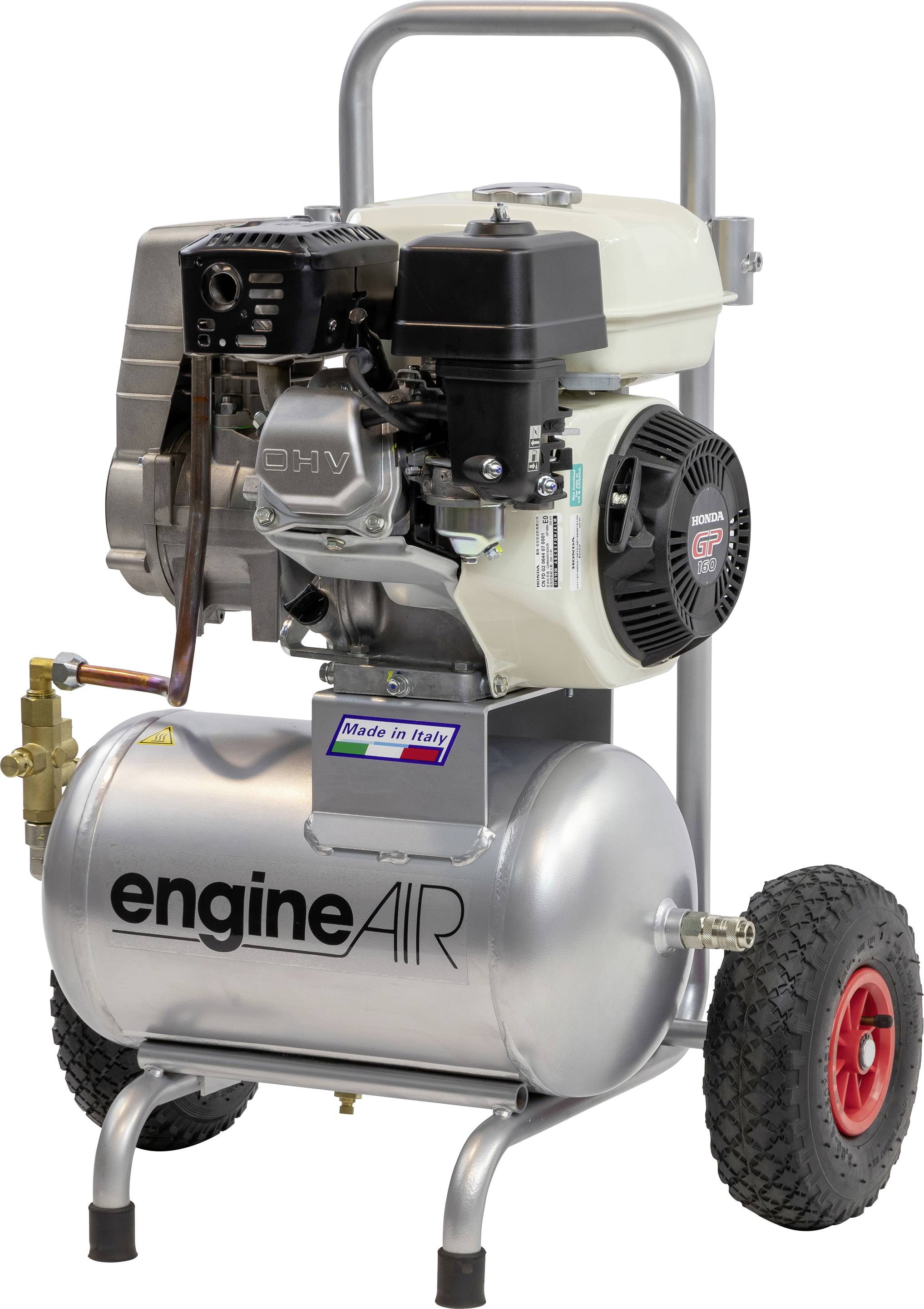 Een draagbare compressor op twee wielen met de opdruk 'engineAIR'. Bevat een motor en een luchttank.