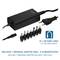Voedingsadapter met 1,8 m kabel en zeven universele adapters, waaronder holle en jackplug-connectoren voor verschillende apparaten.