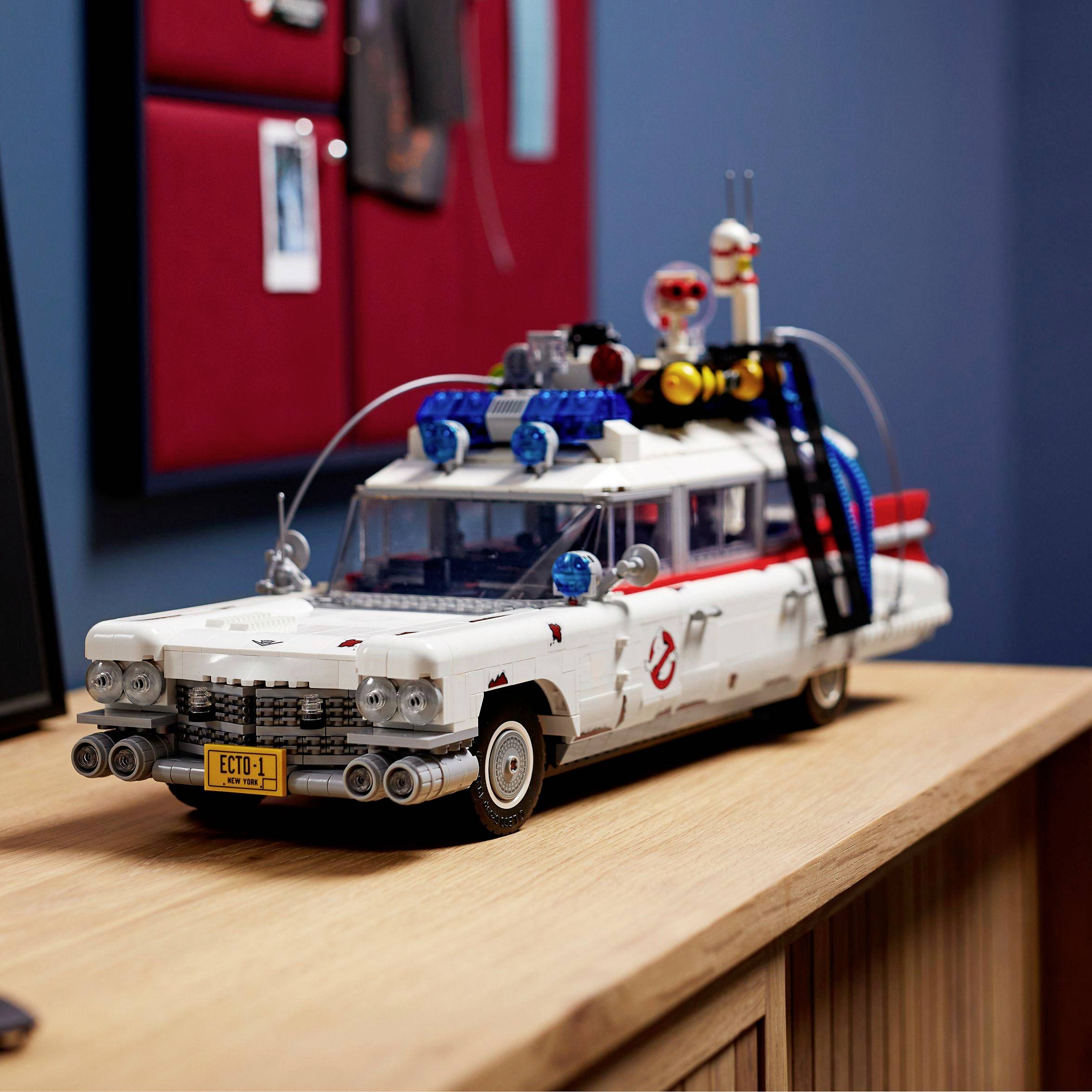 LEGO® ICONS™ 10274 Ghostbusters ECTO-1-17