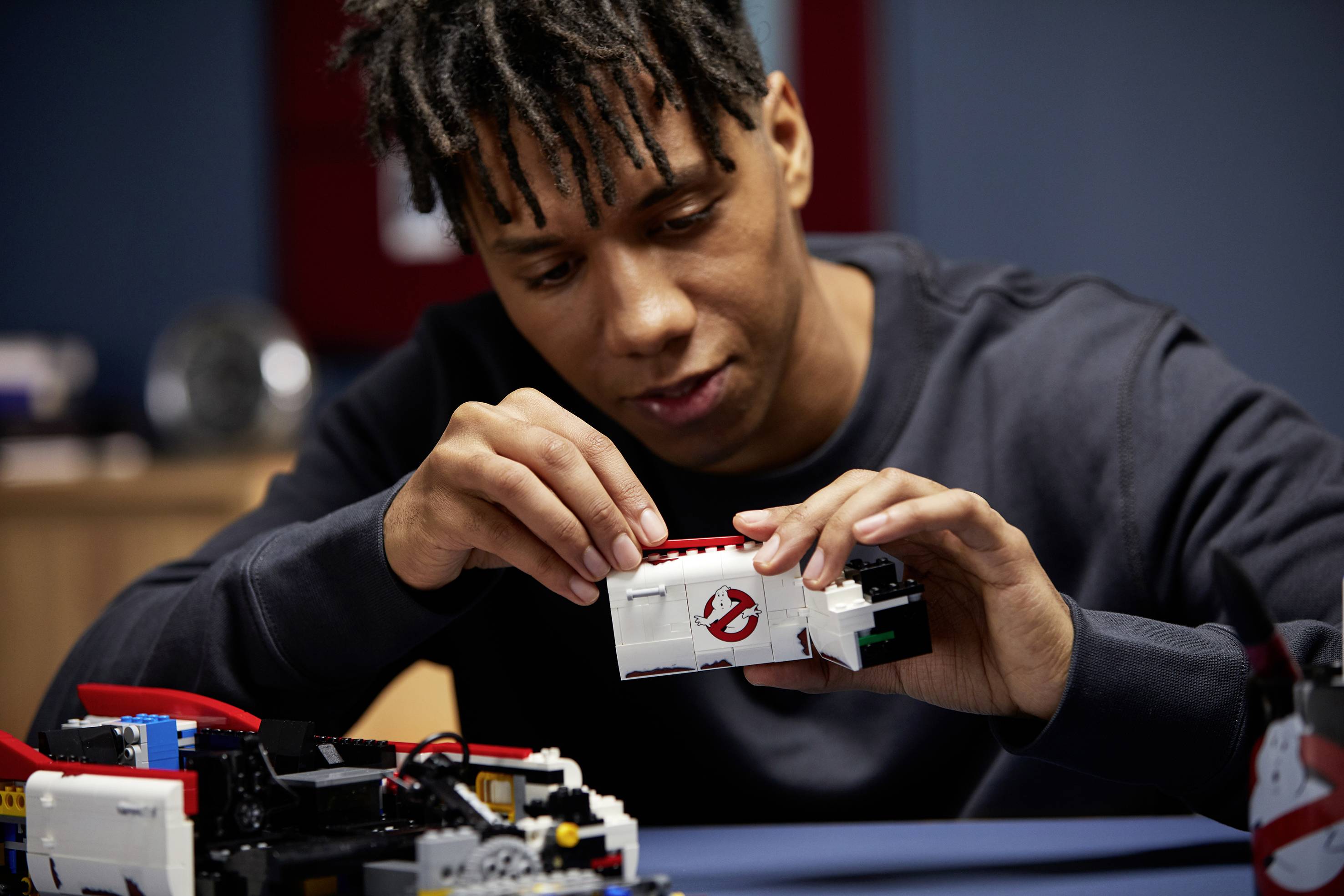 LEGO® ICONS™ 10274 Ghostbusters ECTO-1-3