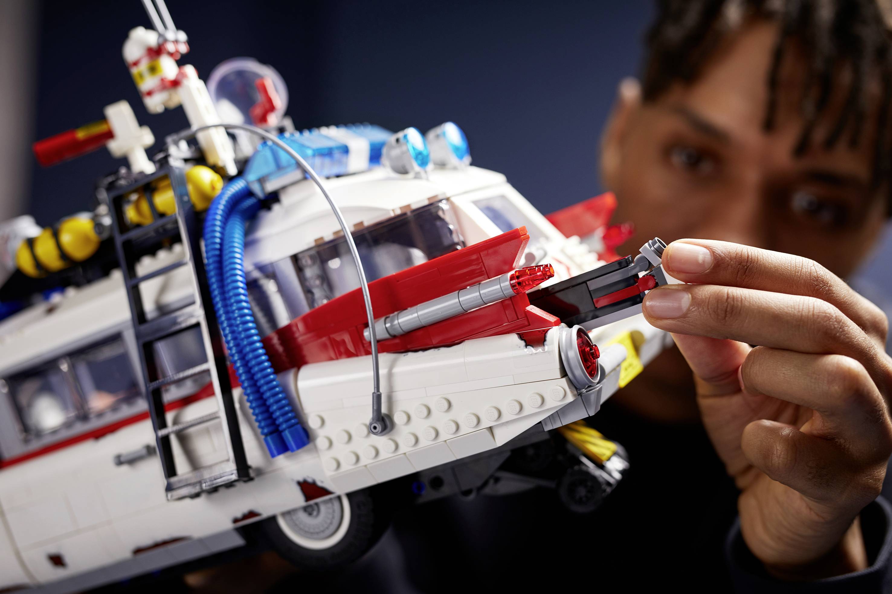 LEGO® ICONS™ 10274 Ghostbusters ECTO-1-10