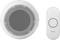 Draadloze deurbel-set met ronde luidspreker en rechthoekige zender met knop. Apparaat is wit met zilveren luidsprekergaas.