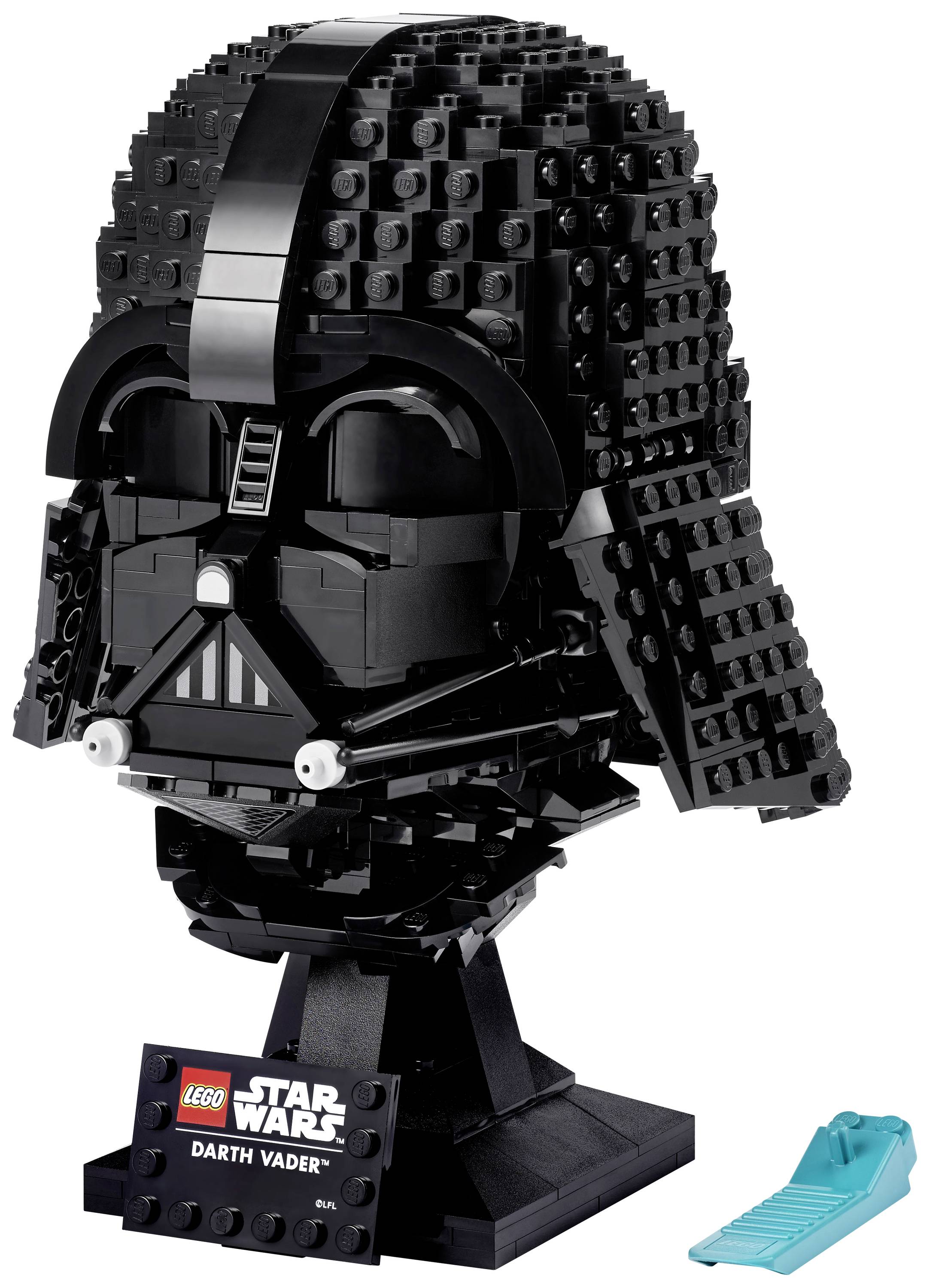 LEGO-buste van Darth Vader uit 'Star Wars', zwarte helm opgebouwd uit LEGO-stenen, gepresenteerd op een sokkel, inclusief naamplaatje.