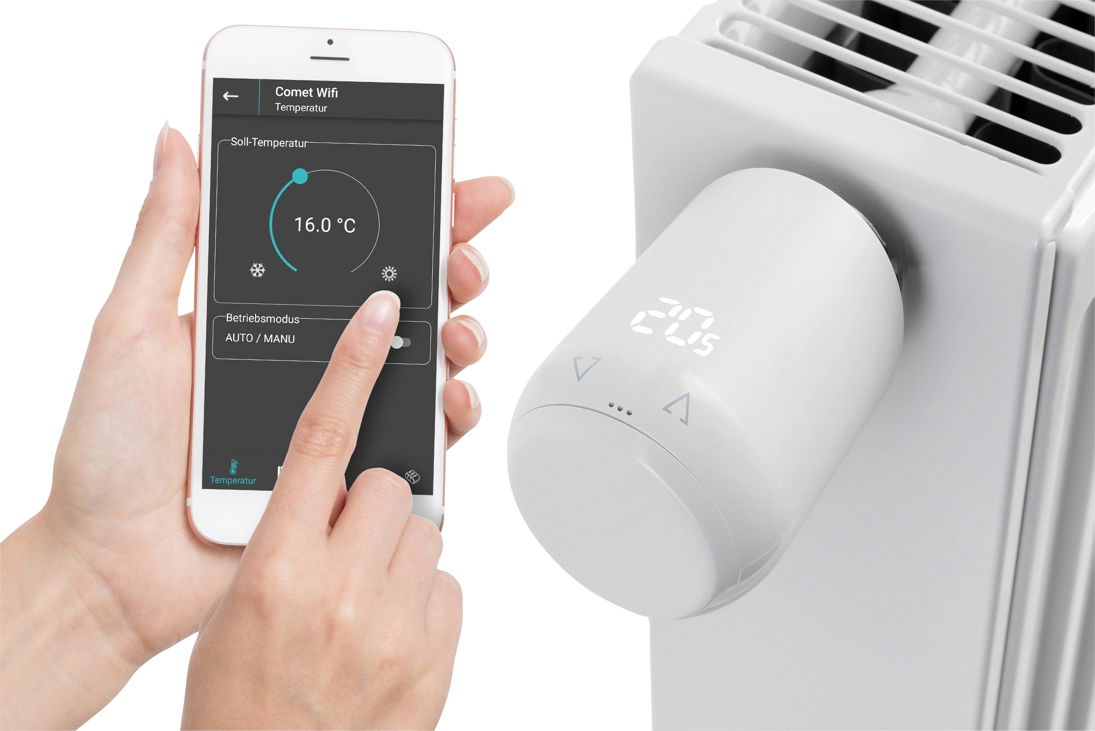 Een hand bedient met een smartphone-app de temperatuur van een digitale radiatorthermostaat naar 16,0 °C.