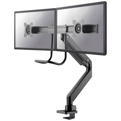 Een dubbele monitorarm van metaal, gemonteerd aan de rand van een bureau, houdt twee beeldschermen naast elkaar op ooghoogte.