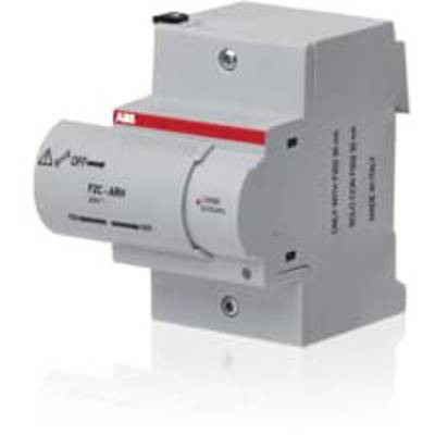 Een grijze aardlekschakelaar (differentieelschakelaar) van ABB met een rood logo, gemonteerd op een DIN-rail.