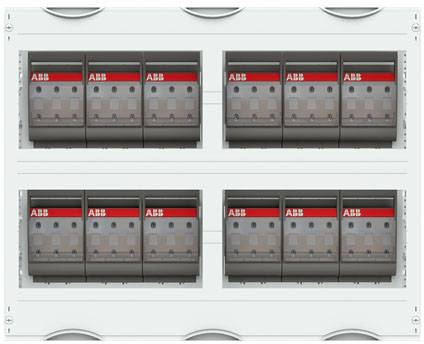 Veiligheidskasten met meerdere schakelaars in twee rijen. Elke schakelaar is gemarkeerd met 'ABB'. Ontwerp voor industriële elektrische installaties.