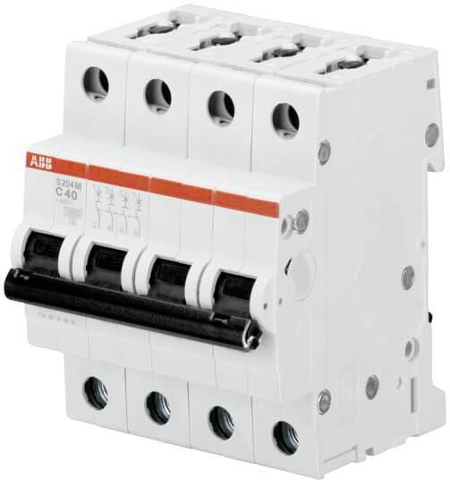Een vierpoolse automaat met kipschakelaar, gekenmerkt door 'C 40'. Vervaardigd door ABB, geschikt voor elektrische beveiligingsschakelingen.