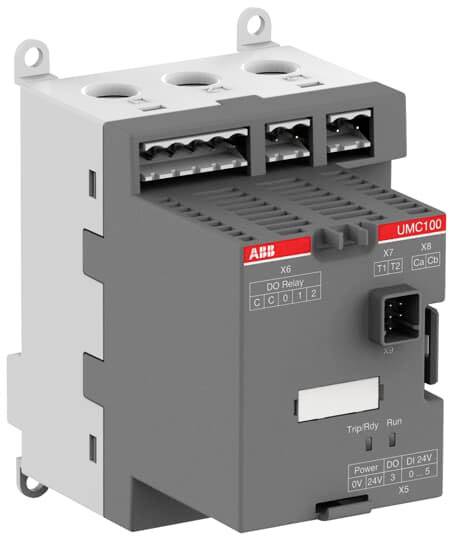 Een industrieel automatiseringsapparaat van ABB, model UMC100, met aansluitingen en bedieningspaneel knoppen voor het besturen van elektrische systemen.