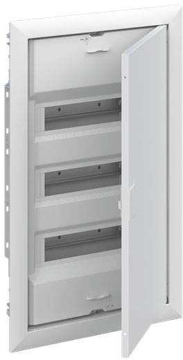 Een witte, geopende zekeringkast met meerdere lege inbouwplaatsen. De kast is bedoeld voor installatie in de muur.