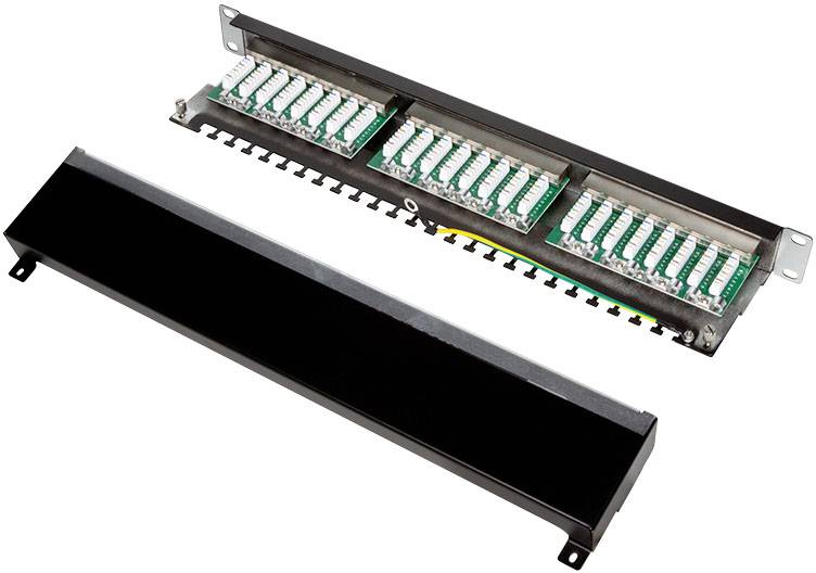 Een open 24-poorts glasvezel-patchpanel met SC-aansluitingen, weergegeven zonder afdekking.