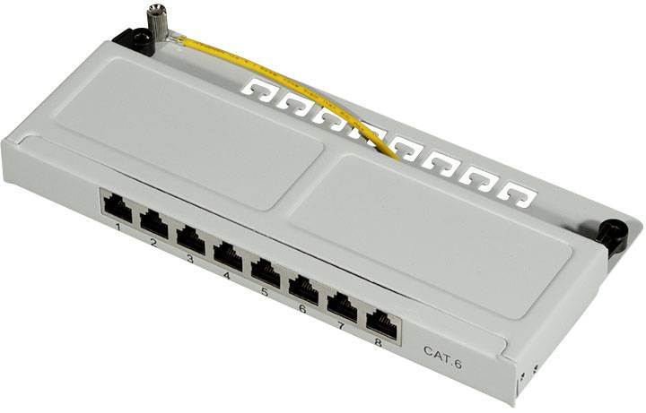 Een CAT.6 patchpanel met 8 Ethernet-poorten, genummerd van 1 tot 8, met een geel kabel die is aangesloten op de bovenste linker aansluiting.