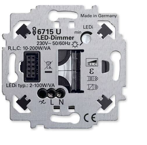 LED-dimmer, model 6715 U, 230V, 50/60 Hz, gemerkt met 'Made in Germany', minimale LED-vermogen 2-100W/VA, aansluitklemmen R, L, C.