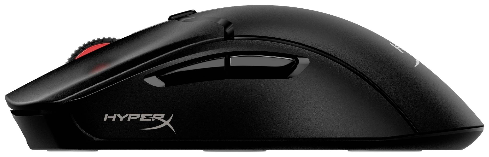 Een zwarte gaming-muis met het 'HyperX' logo aan de zijkant, ergonomisch vormgegeven, met een rood scrollwiel.