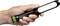 Hand houdt een zwarte LED-zaklamp vast met een groene knop en een lange, smalle lichtbalk. Opschrift 'GP Discovery CH'.