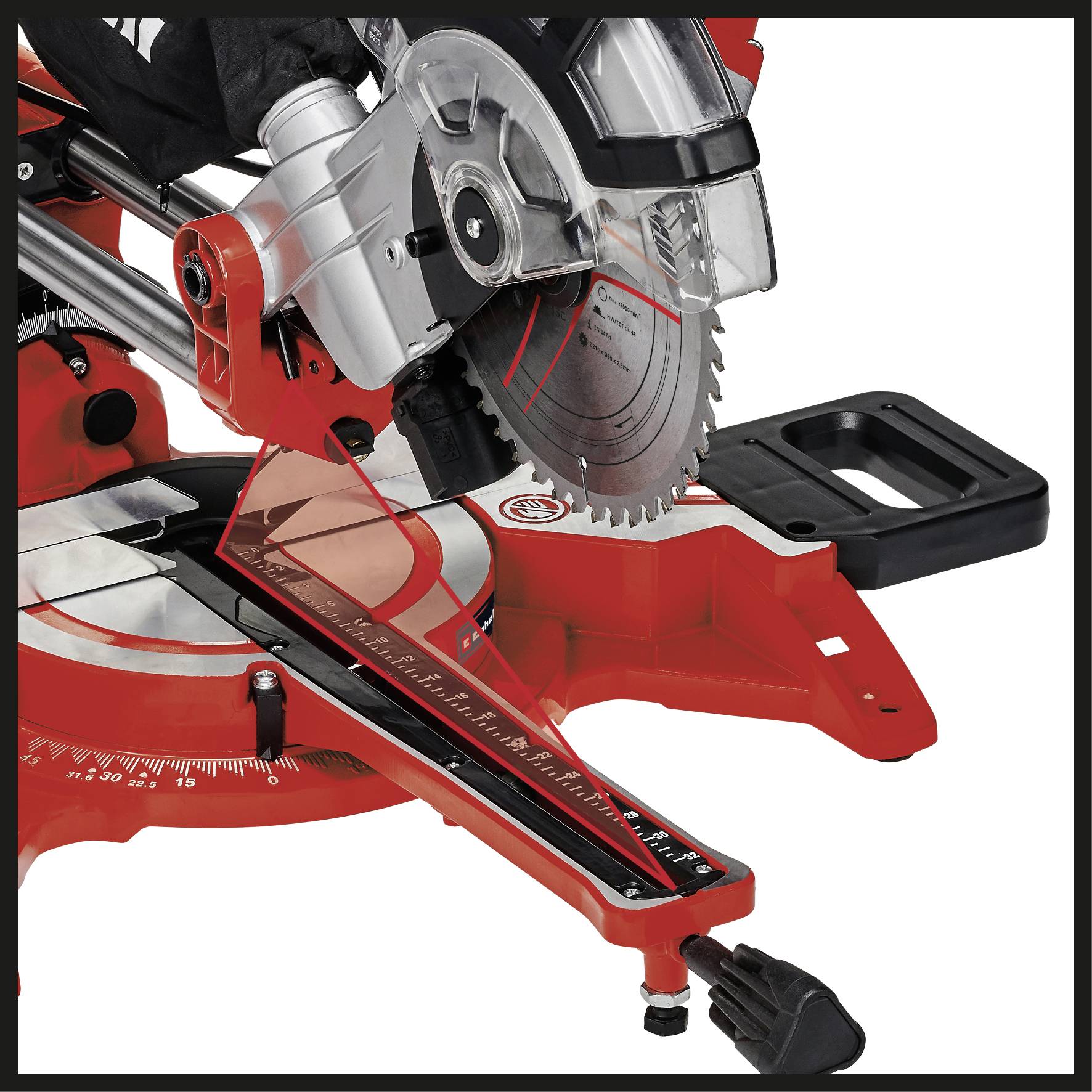 Een rode kapzaag met een zilveren zaagblad. De hoekmeetschaal is gemarkeerd voor precisie-zaagsnedes.