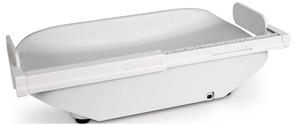 Een witte babyweegschaal met meetschaal voor het wegen van pasgeborenen. De schaal is langs de rand van de kom aangebracht.