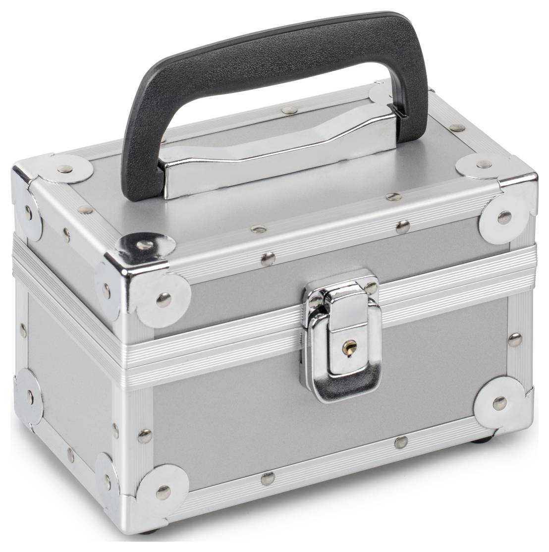 Een kleine, zilveren metalen koffer met een zwarte handgreep en een slot aan de voorkant.