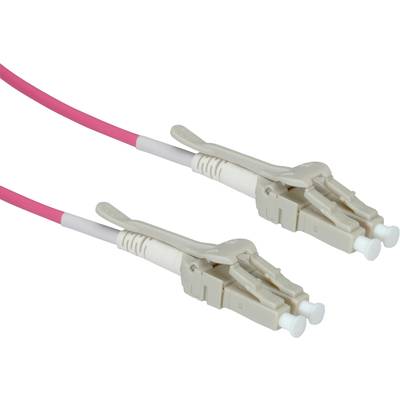 Twee beige LC-connectoren verbonden met een roze glasvezelkabel die wordt gebruikt voor hoogsnelheidsnetwerken.