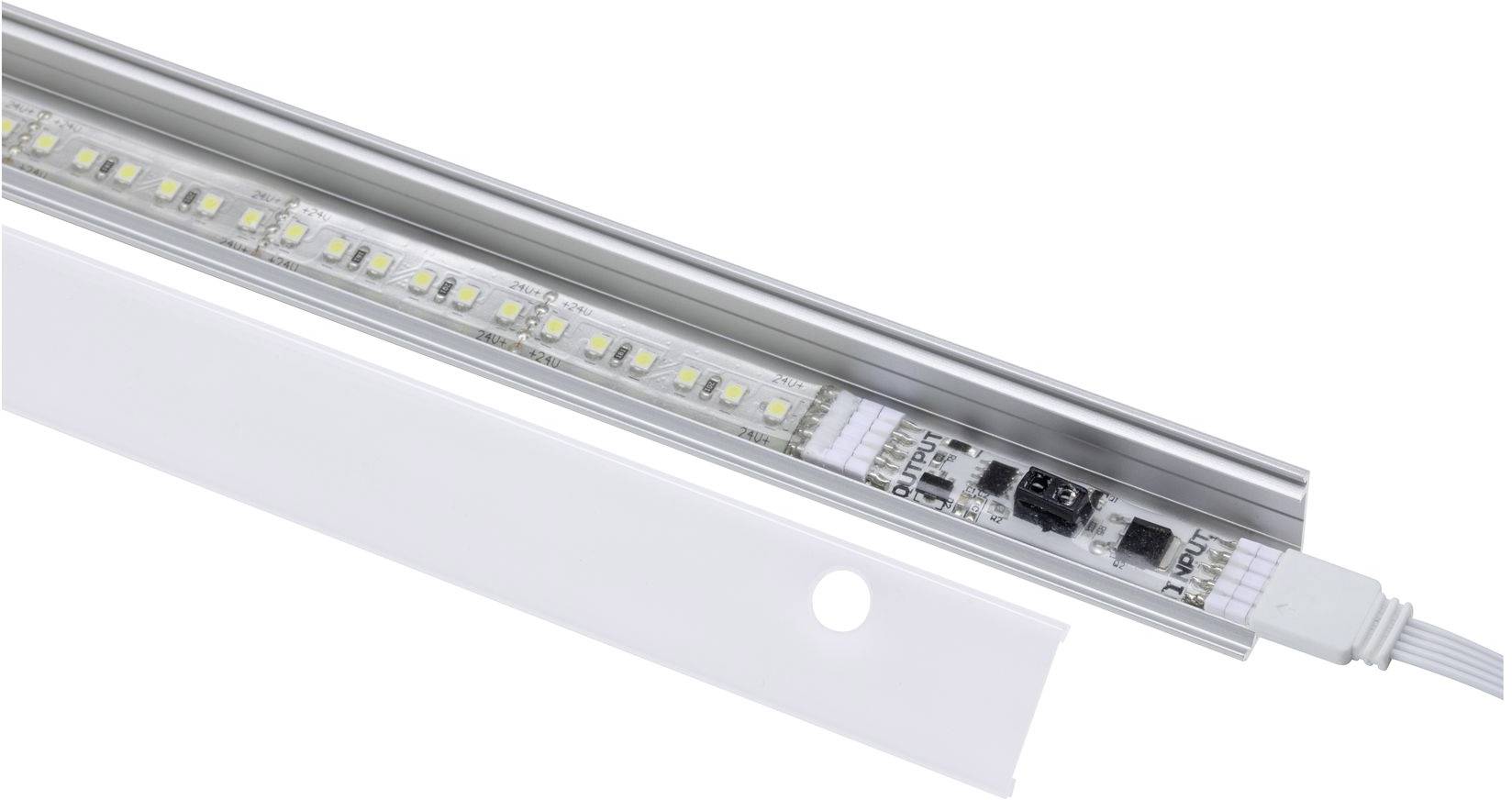LED-strip met een zilveren beugel en een witte kunststof afdekking; elektronische componenten en een aansluitkabel zijn zichtbaar.