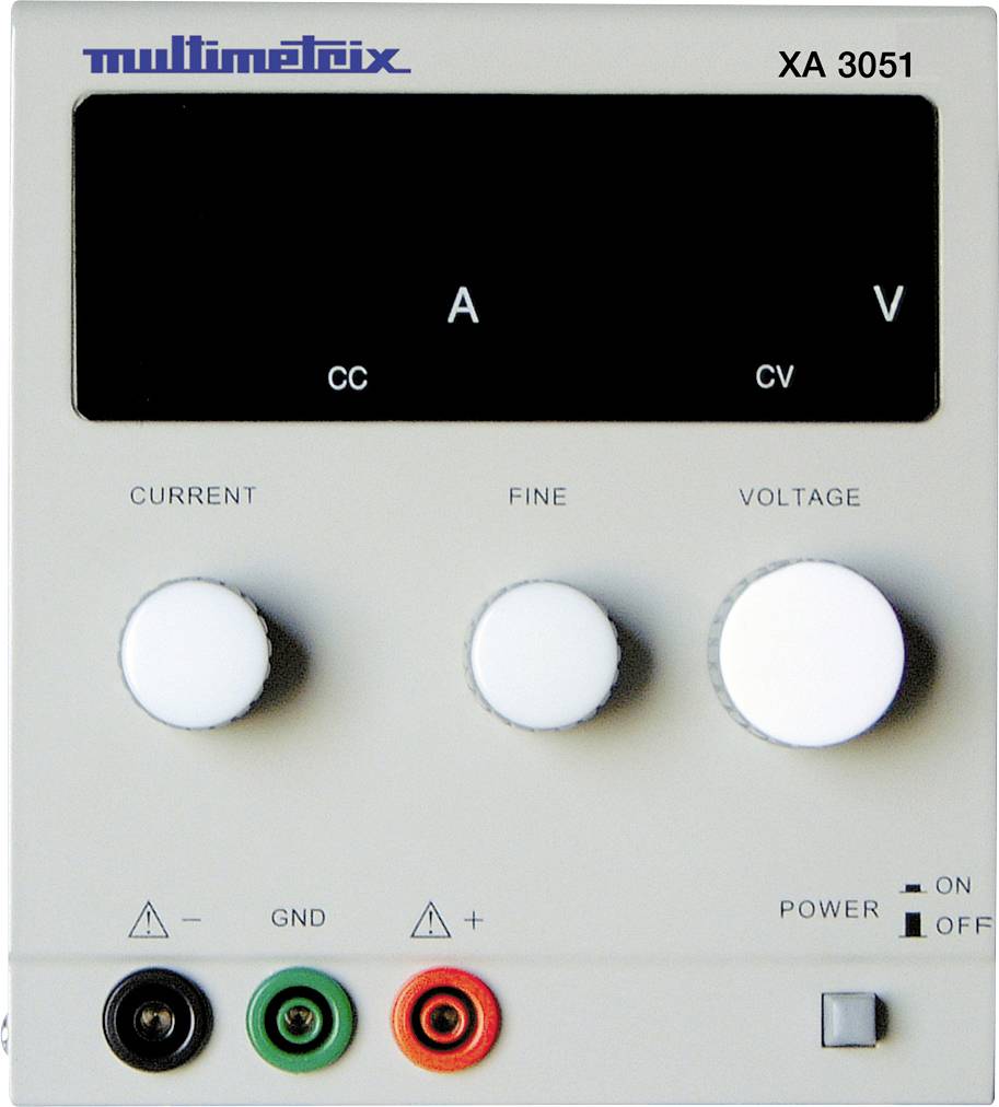 Een wit multimeter met het opschrift 'multimetrix XA 3051'. Drie draaiknoppen gemerkt met 'CURRENT', 'FINE' en 'VOLTAGE'.