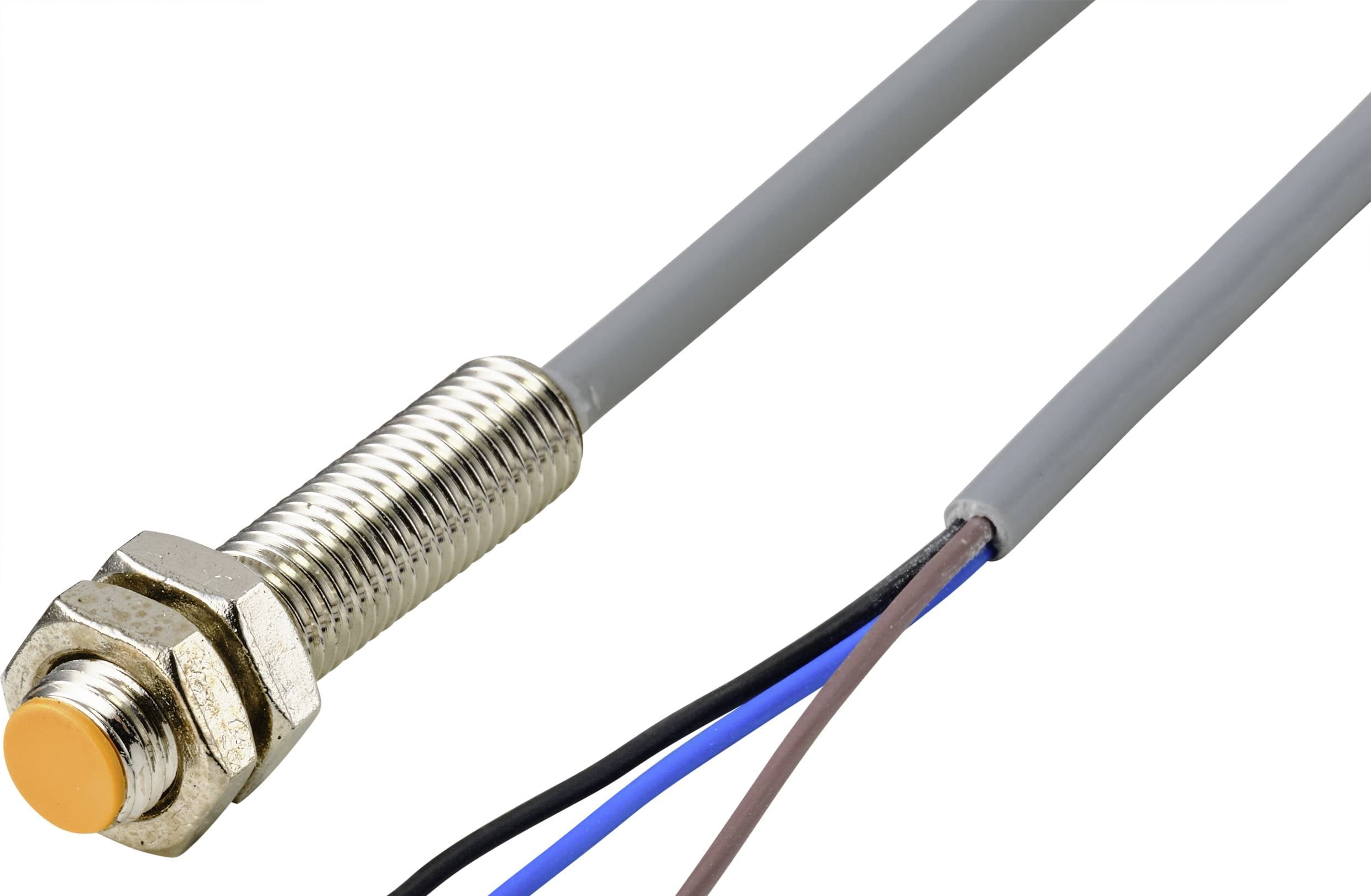 Een cilindrische, metalen nabijheidssensor met drie aangesloten kabels. Gebruikt in industriële toepassingen voor objectdetectie.