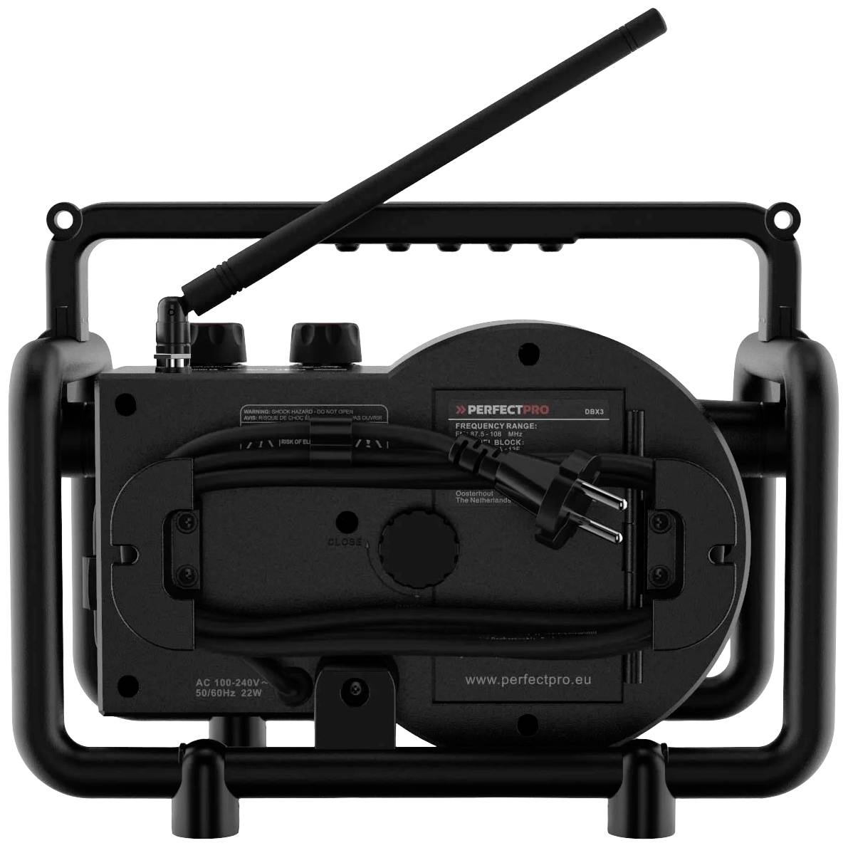Achteraanzicht van een draagbare radio met antenne en stroomkabel, geschikt voor gebruik in veeleisende omgevingen.