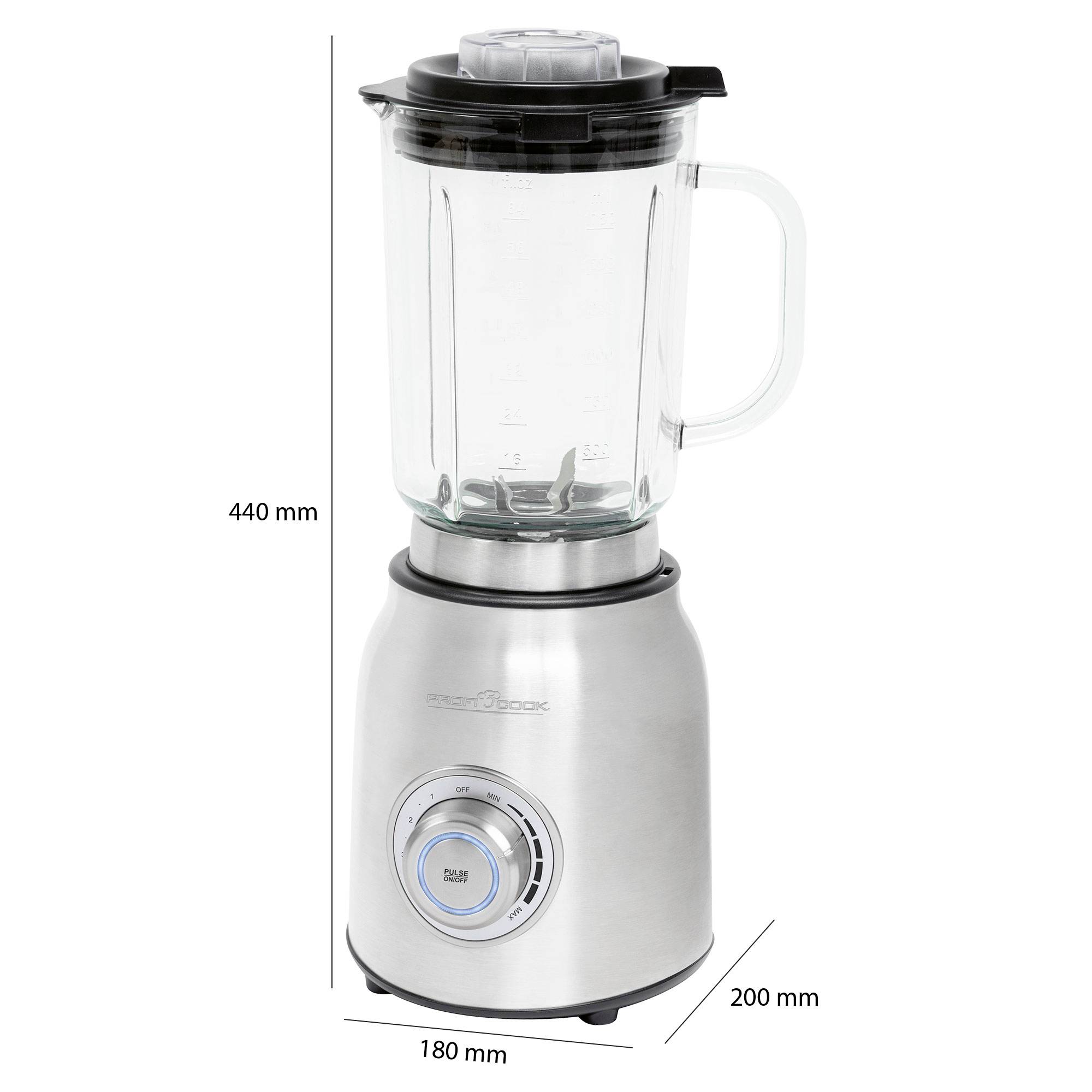 Een zilveren staande blender met glazen kan, 440 mm hoog en 180 mm breed. De voet heeft een ronde bedieningsknop.