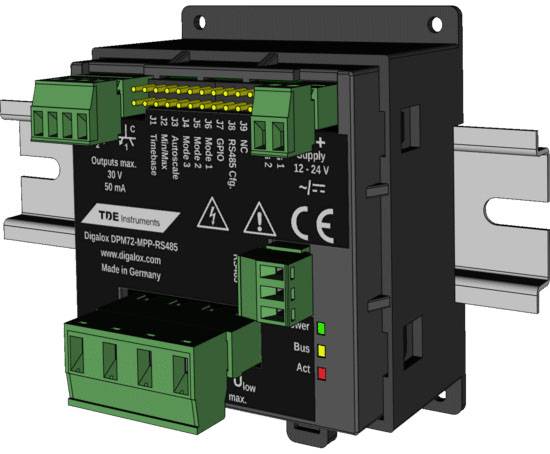 Een zwart elektrisch module met meerdere groene aansluitklemmen en LED-indicatoren, gemonteerd op een DIN-rail.