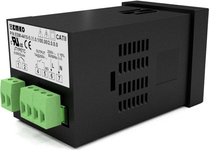 Zwart elektronisch apparaat met groene aansluitingen; etiket met technische specificaties zoals ingang/uitgang; CE- en UL-markeringen zichtbaar.