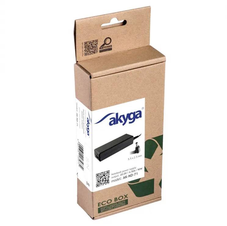 Een bruine kartonnen doos met een Akyga-voedingsadapter sticker. Beschrijving: 'Akyga 45W', Model: 'AK-ND-71'. Verpakking is een Eco Box.