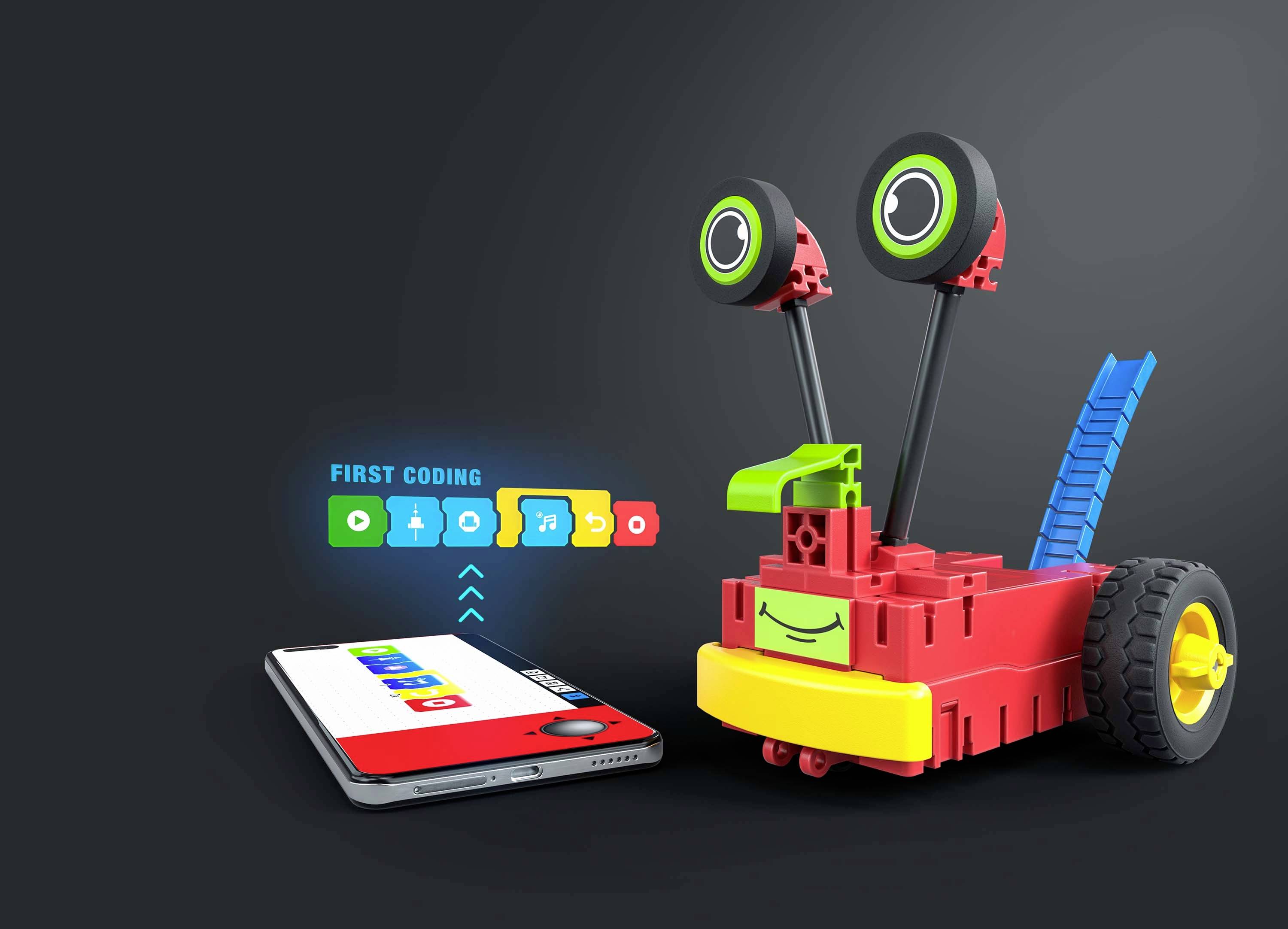 Robots van bouwstenen met draaibare ogen en een smartphone-app voor bediening. Tekst 'First Coding' toont symbolen voor programmering.