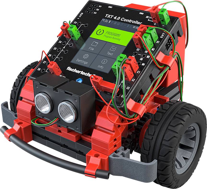 Een rijdende robot met een zwart en rood behuizing, verbonden met sensoren en een display, toont 'PROGRAM'.