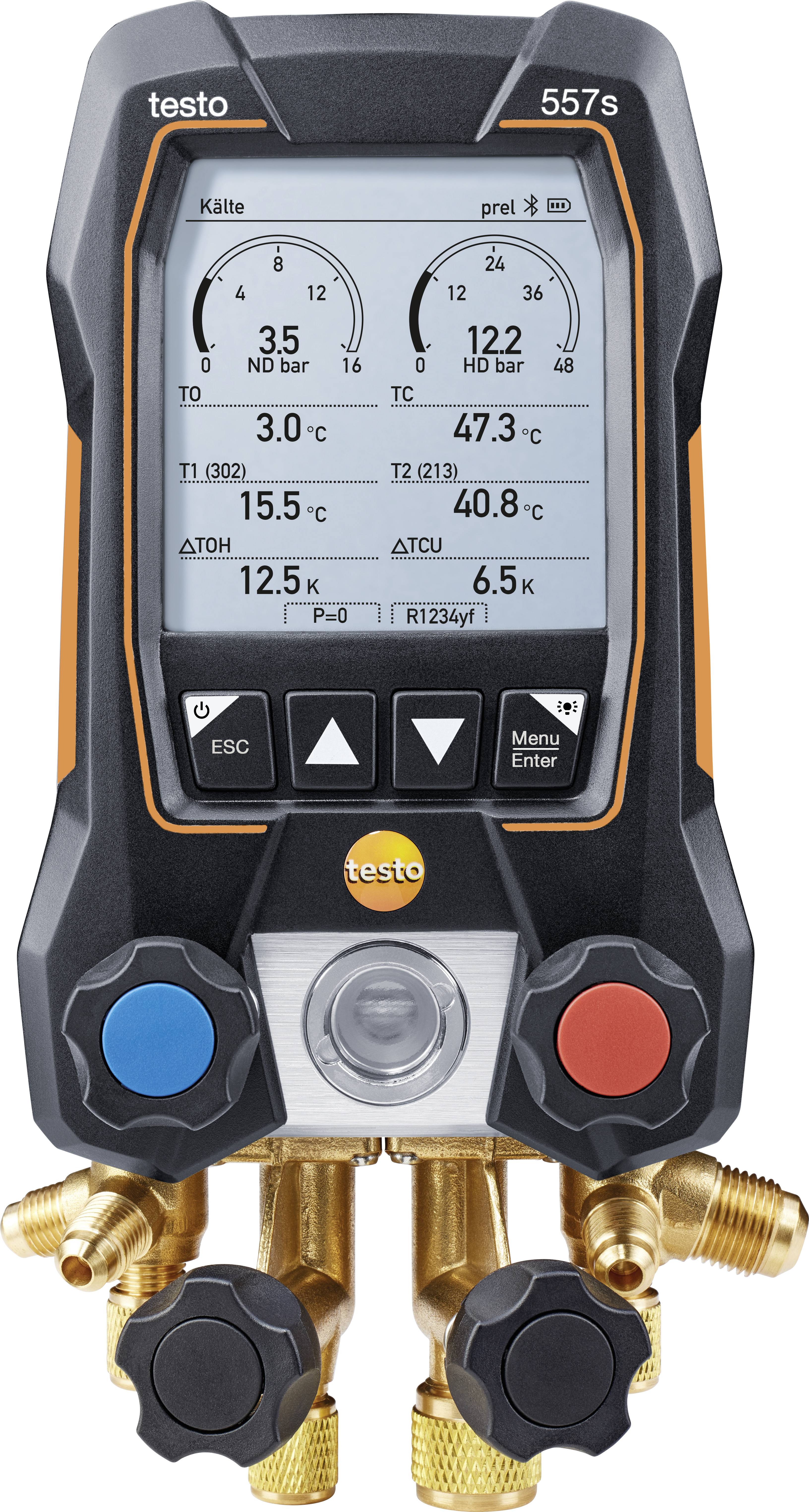 Digitale manometer met display, toont druk- en temperatuurmetingen voor koelinstallaties. Bevat twee grote wijzerplaten en meerdere aansluitingen.