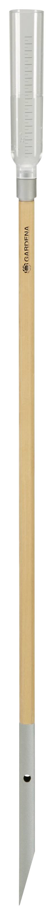 Een Spear & Jackson handschepje met metalen blad en houten handvat, ideaal voor tuinwerkzaamheden.