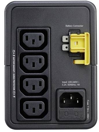 Een zwart apparaat met vier stopcontactaansluitingen, een gele batterijstekker en technische specificaties voor ingang en zekering.