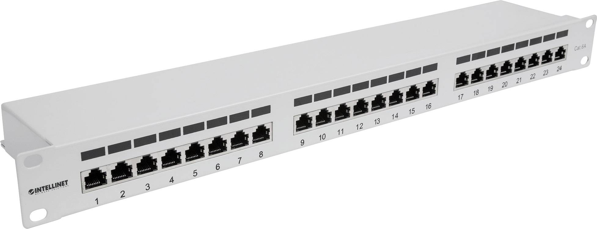 Een patchpanel met 24 RJ45-netwerkaansluitingen, genummerd van 1 tot 24, wordt gebruikt voor het organiseren van kabelverbindingen in een netwerkkast.