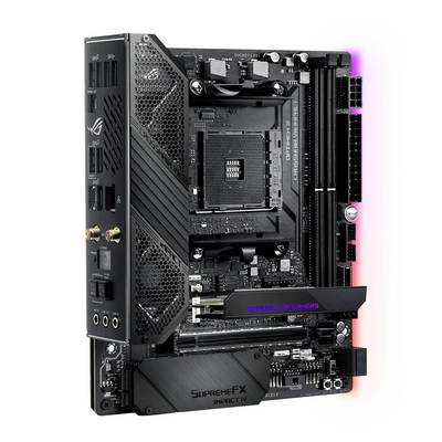 'ROG STRIX B650E-I GAMING WIFI': Hoogwaardig moederbord voor gamers met meerdere aansluitingen en RGB-verlichting, geoptimaliseerd voor AMD-processors.