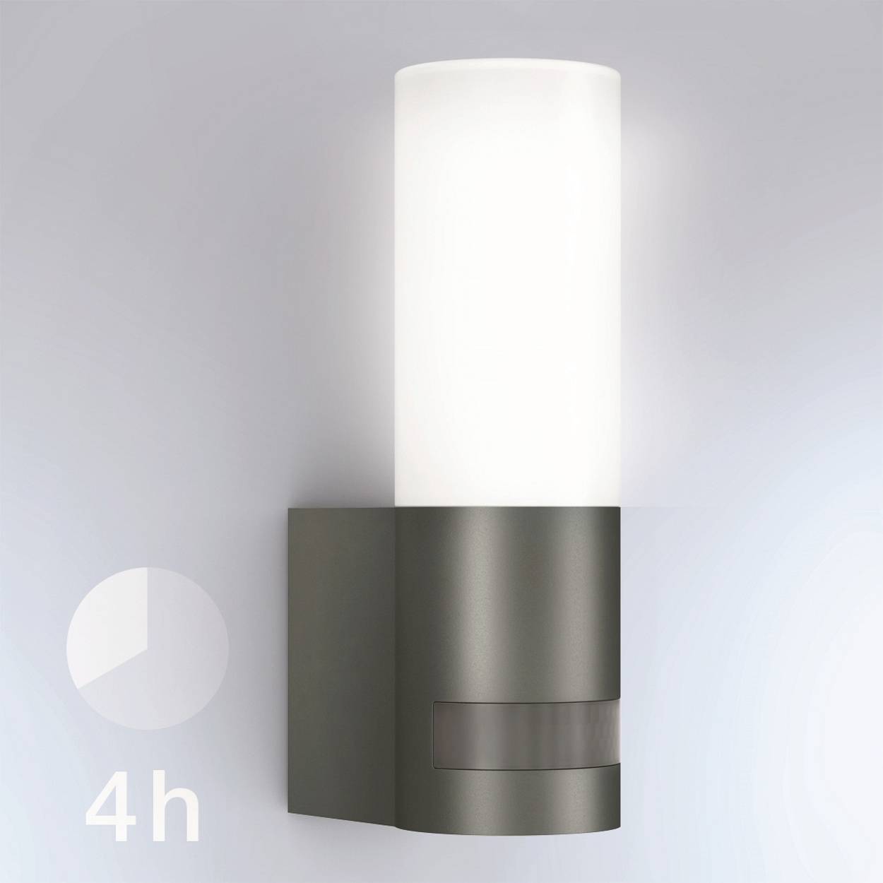 Een moderne wandlamp met geïntegreerde bewegingsdetectie en een timer-functie van 4 uur is ingeschakeld.