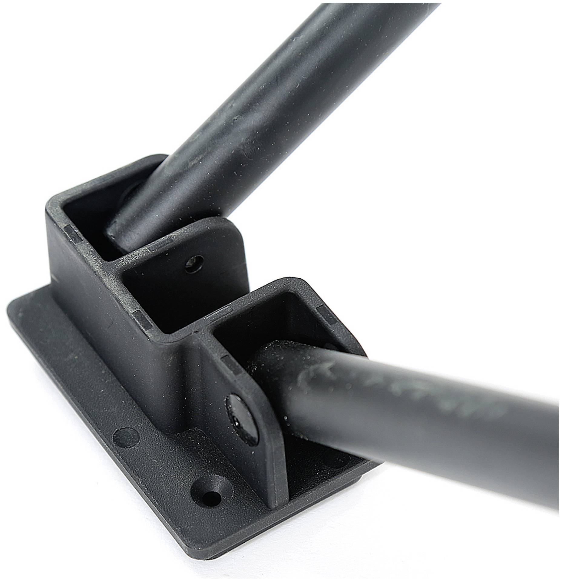 Een zwart metalen frame met twee verticaal verbonden buizen en een rechthoekige voet, dat wordt gebruikt voor meubels of rekken.